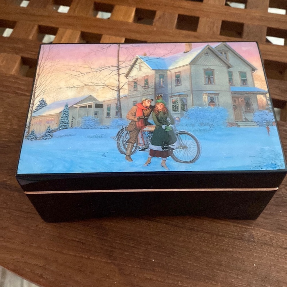 Harley Davidson “ Holiday Memories “ 1994 music box